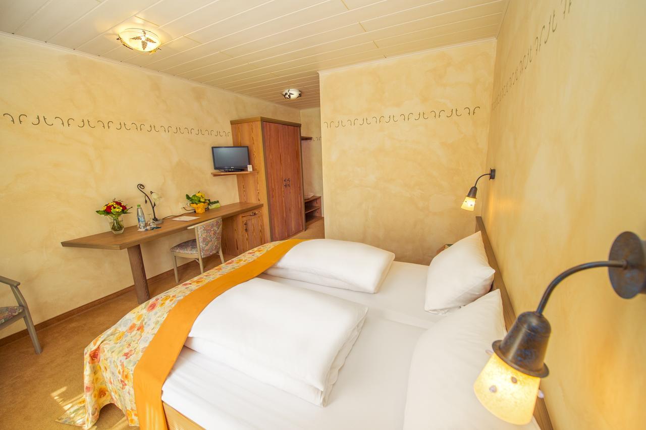 Landgasthof Schwarz Windsbach ภายนอก รูปภาพ